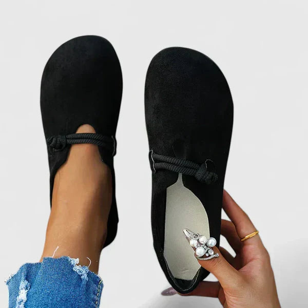 Mocasín ligero ALBA de Valeria Mont para mujer, disponible en beige y negro