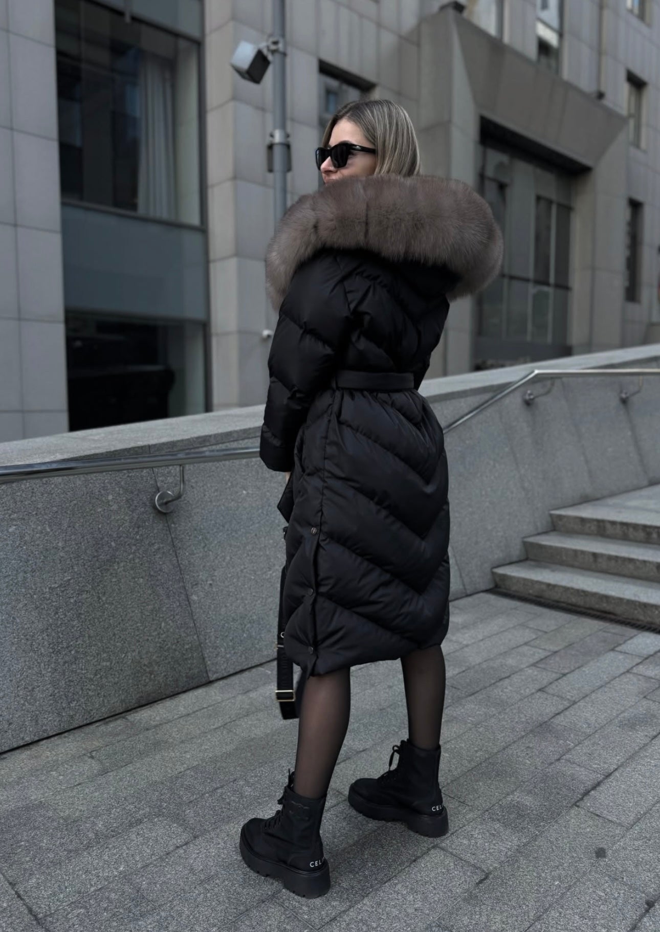 ARIA FROST™ | Elegante chaqueta con cuello de piel sintética