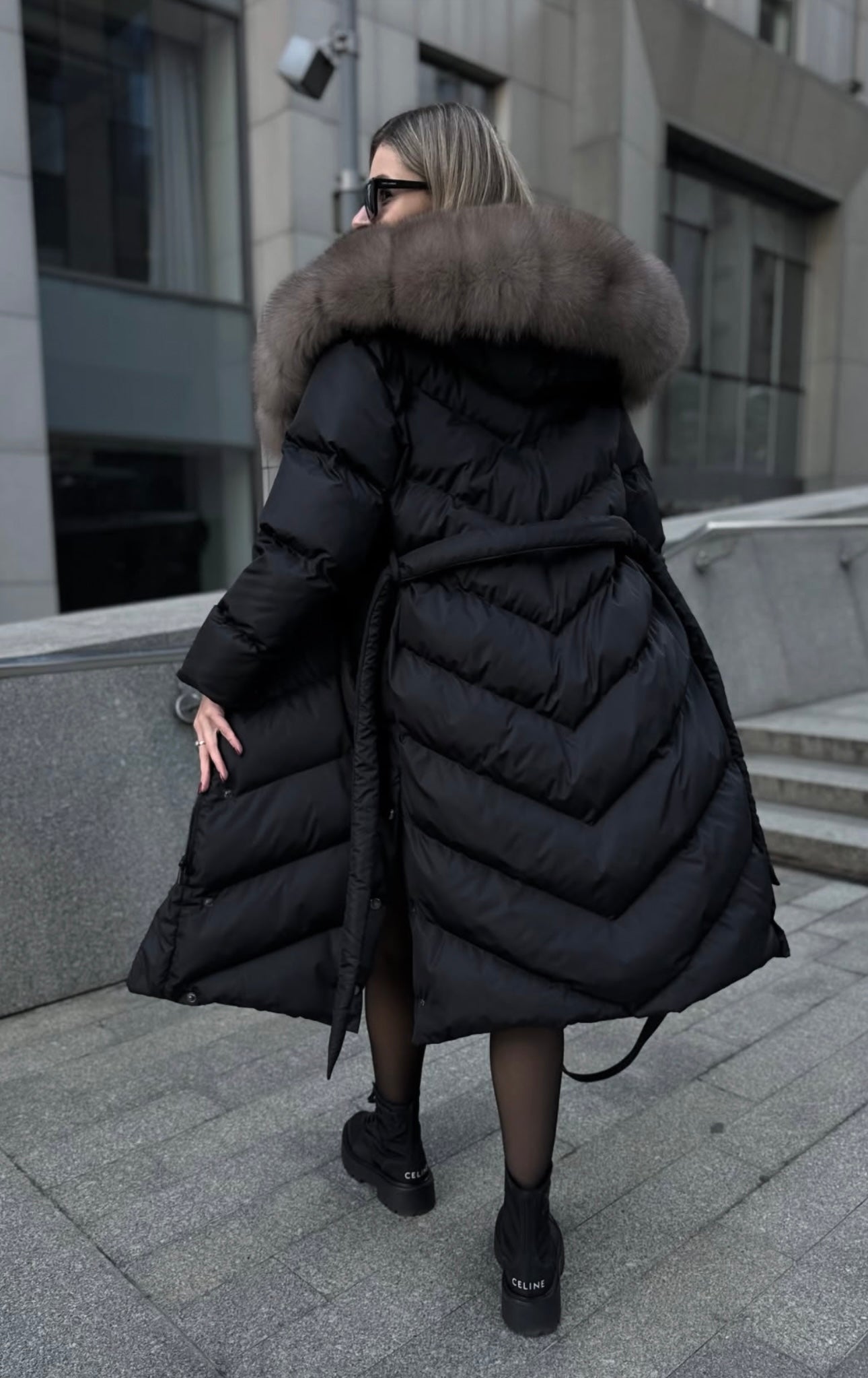 ARIA FROST™ | Elegante chaqueta con cuello de piel sintética