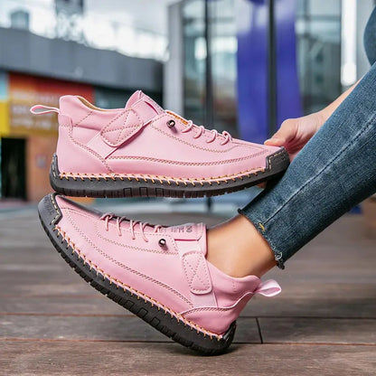 https://cdn.shopify.com/s/files/1/0676/7502/9704/files/Mia_-_Comfortabele_Orthopedische_Sneakers_11.jpg?v=1757379593
