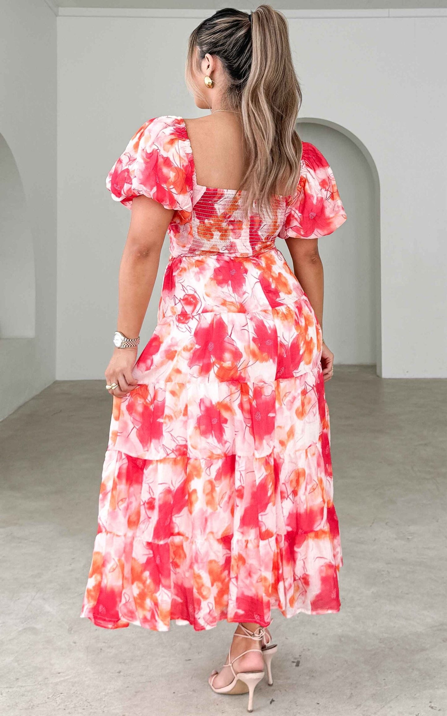https://ik.imagekit.io/c2dr4dawp/https%3A%2F%2Fcdn.shopify.com%2Fs%2Ffiles%2F1%2F0601%2F7243%2F5517%2Ffiles%2FBRETTA-ORANGE-FLORAL-5-scaled.jpg%3Fv%3D1727846644?tr=f-jpg