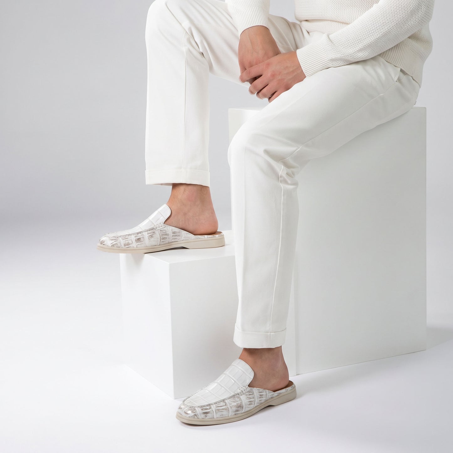 The Aurea Visconti Yacht Mules con Grabado de Cocodrilo