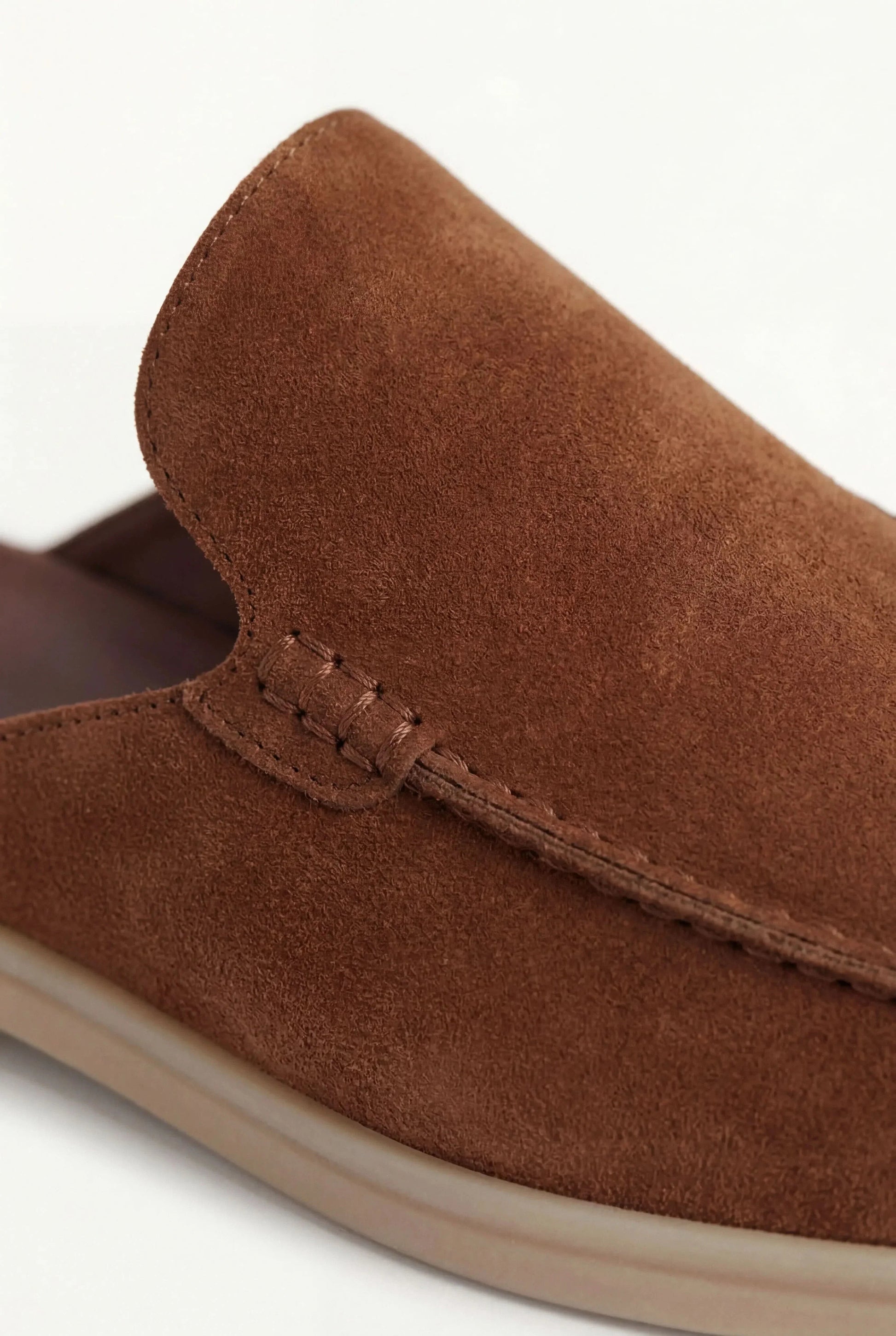 Max Clara Yacht Mules de Ante Burdeos Suaves y Elegantes