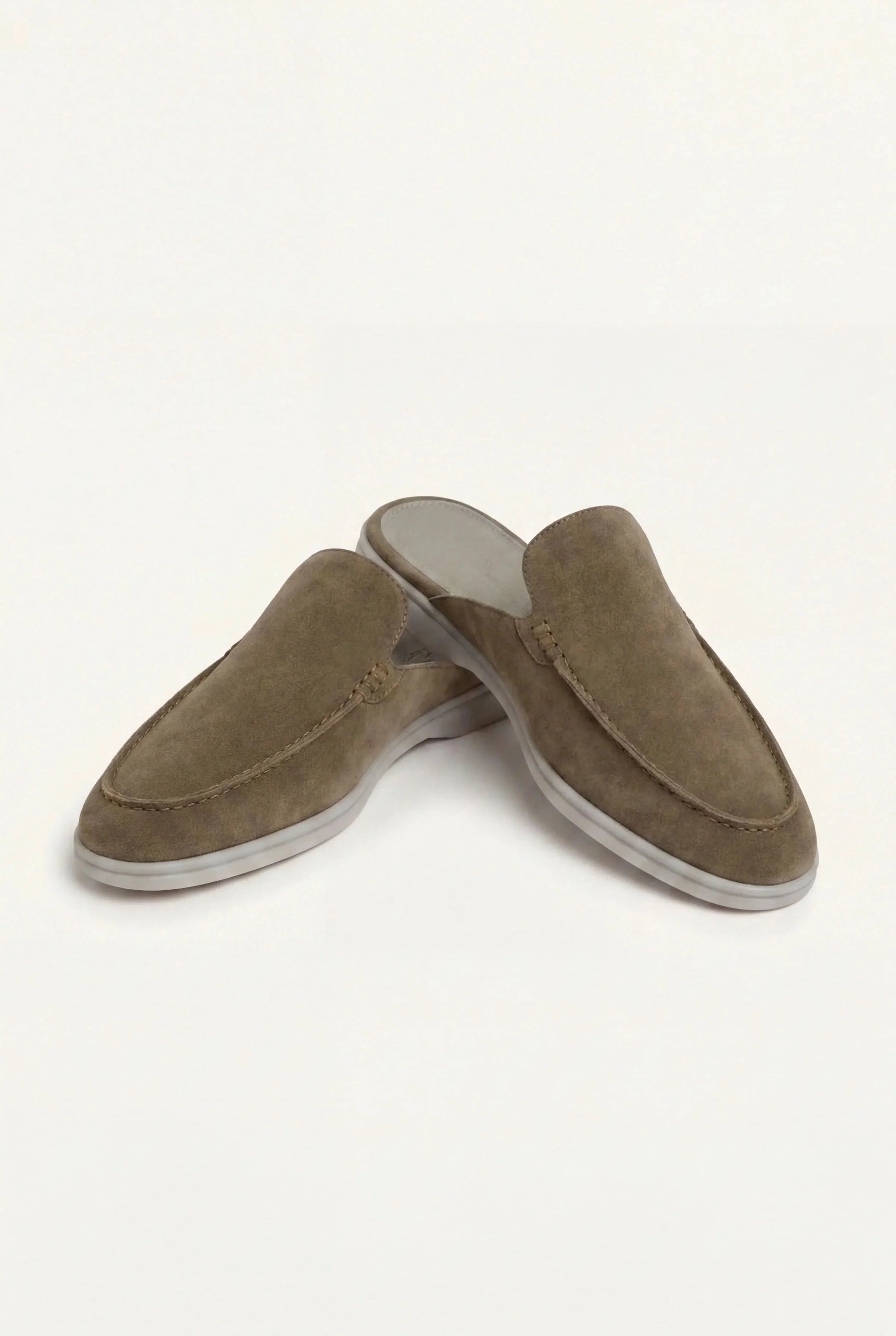 Max Clara Yacht Mules de Ante Oliva para Mujer