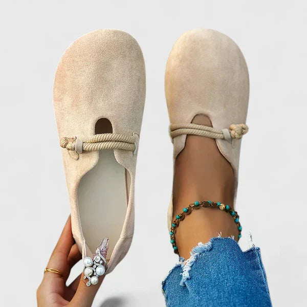 Mocasín ligero ALBA de Valeria Mont para mujer, disponible en beige y negro